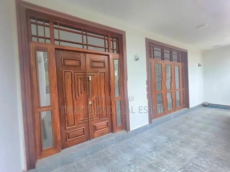 Modern Living in Wattala! Brand New 3-Story Home for Sale