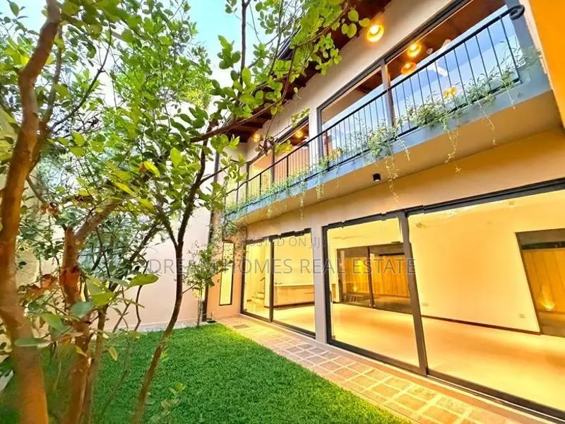 Brand New Luxury House for Sale – Lake Road, Battaramulla