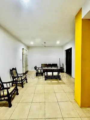 Malabe Lake Road 05 Bed Room House for Rent