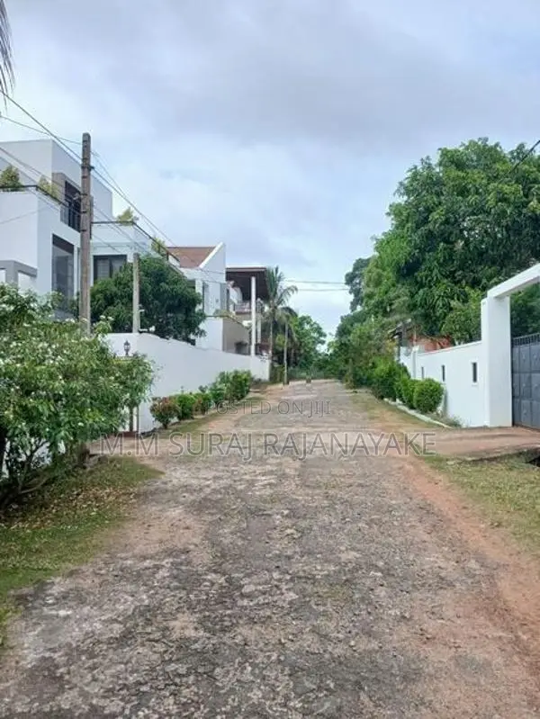 රද්දොලුගමින් ඉඩමක් විකිණීමට ඇත