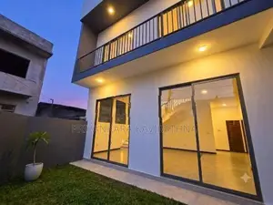 Box Type Super Quality Mordern 3 Storied House - Batuwandara