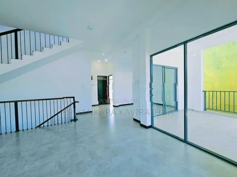Box Type Super Quality Mordern 3 Storied House - Batuwandara