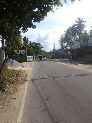 සීදුව අවටින් ඉඩමක් විකිණීමට ඇත