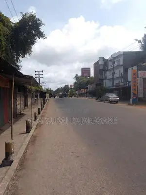 සීදුව අවටින් ඉඩමක් විකිණීමට ඇත