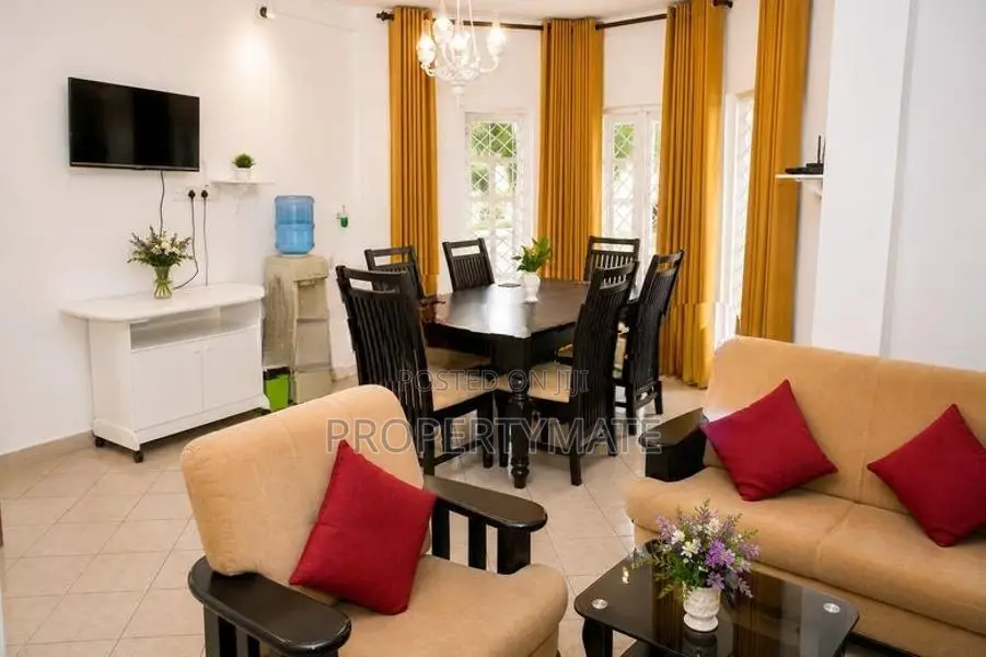Antique colonial bungalow and boutique hotel for sale in Nuwara Eliya