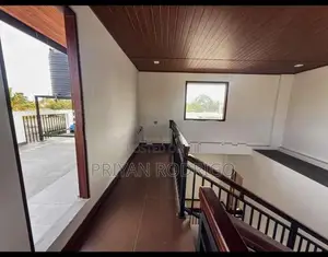 Mount Lavinia 3 Storied 05 BR Large House on 11 Perches of Land for Sa