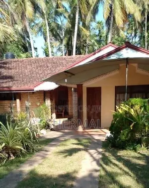 House with 34.75 Perches Land for Sale in Payagala, Kalutara