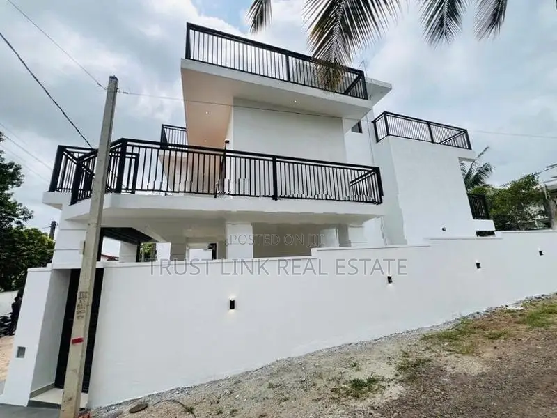 Brand New 3 Story House For Sale In Kandana