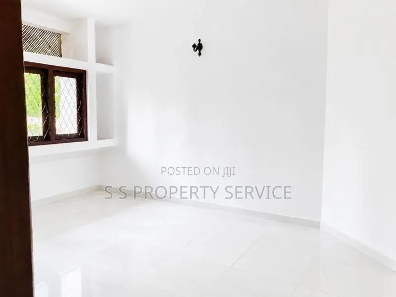 Gampaha- Two-Storey House for Sale (ssph-441)