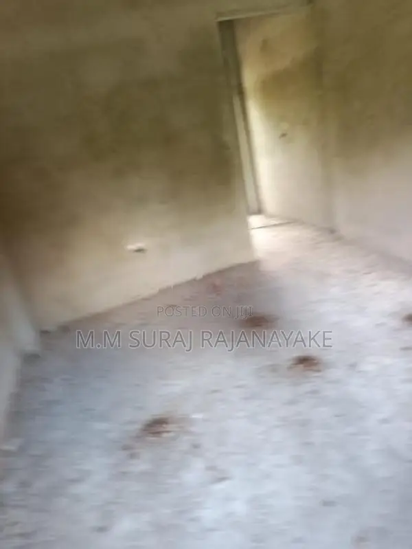 කාමර 10කින් සමන්විත ඇනෙක්සියක් විකිණීමට ඇත.