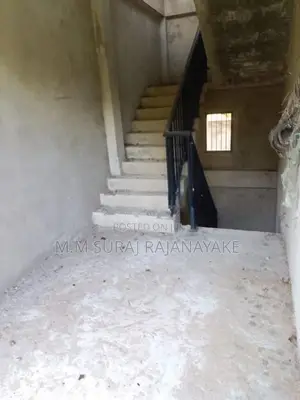 කාමර 10කින් සමන්විත ඇනෙක්සියක් විකිණීමට ඇත.
