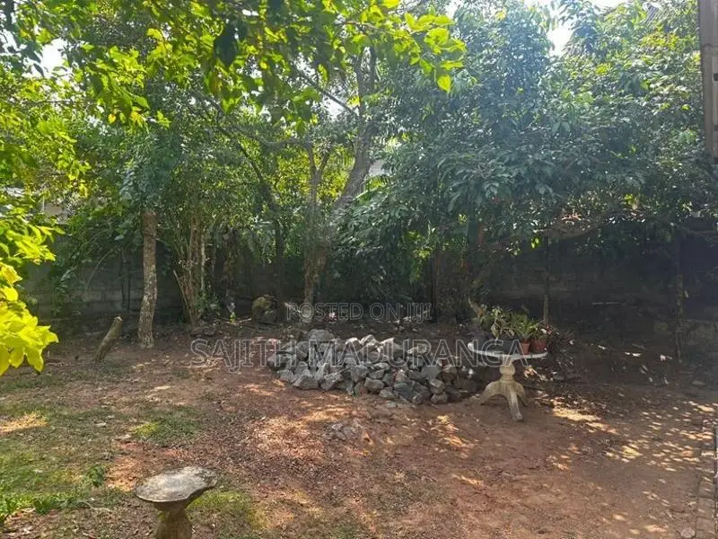 Malabe Land with House Sale