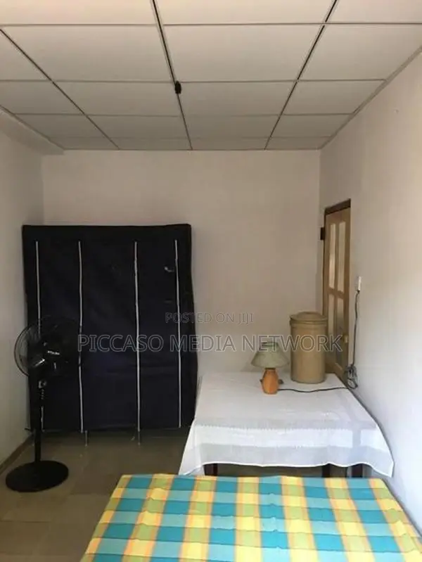 Room For Rent