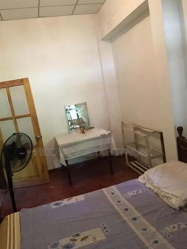 Room For Rent