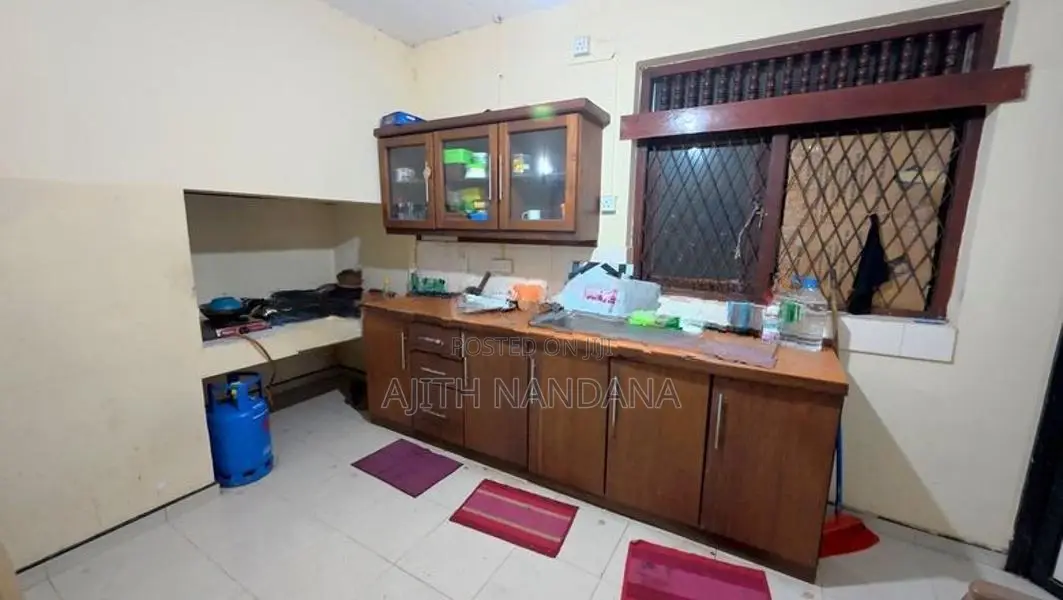 ලයන් හොලිඩේ හෝම් - අනුරාධපුරය (Lion Holiday Home)