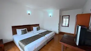 රෝයල් නිවාඩු නිකේතනය (Royal Holiday Home)