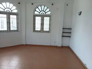 Moratuwa Dharmaratna Avenue 6 Bedooms House on 8 Perches Land for Sale