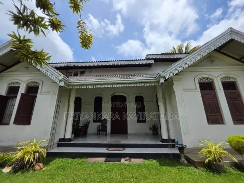 37 Perches - 100 Years Old Antique House For Sale Wathara
