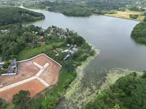 උයන්වත්ත වැවට මුහුණලා බණ්ඩාරගමින් වටිනා ඉඩමක්