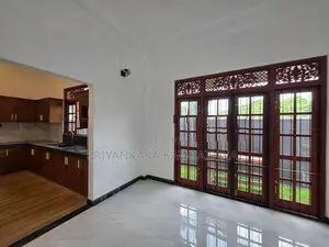 සුන්දර වෙල් යායකට මුහුණලා පිහිටි අලුත්ම දෙමහල් නිවස විකිනීමට - කැස්බෑව