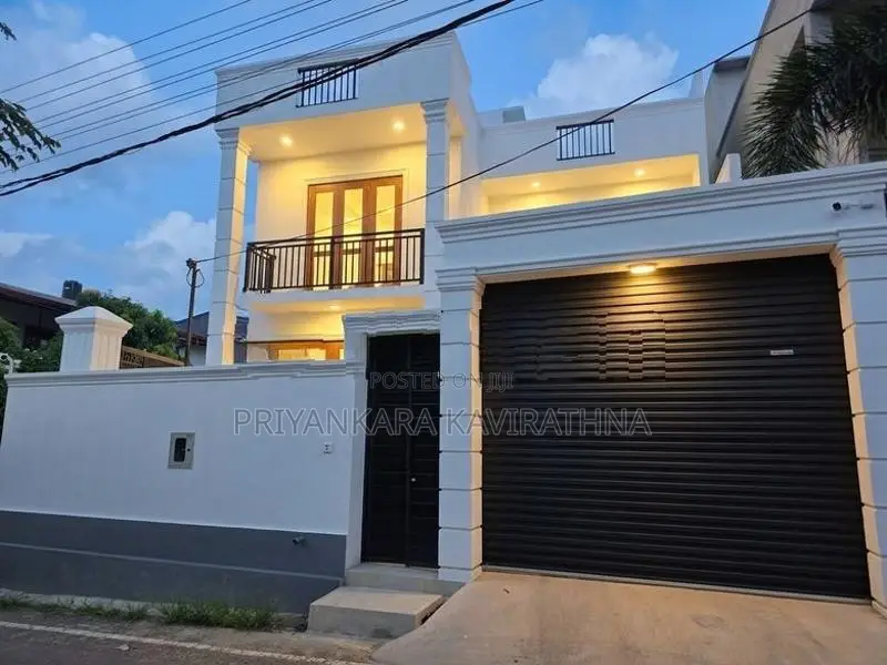 Luxury House For Sale in Makuluduwa