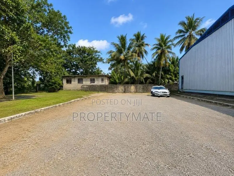 Commercial property warehouse for sale in Mulleriyawa close Kaduwela