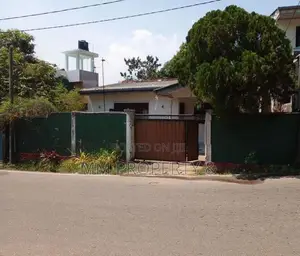 නිවස සමග වටිනා ඉඩම කිරිබත්ගොඩ හංදියෙන්ම