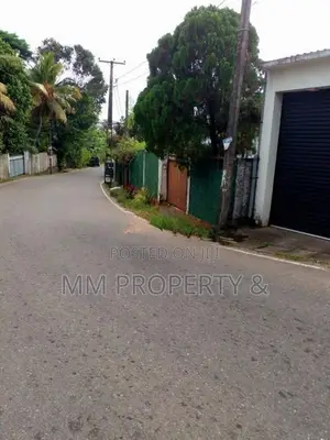 නිවස සමග වටිනා ඉඩම කිරිබත්ගොඩ හංදියෙන්ම