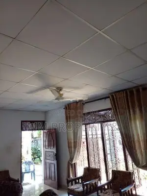 නිවස සමග වටිනා ඉඩම කිරිබත්ගොඩ හංදියෙන්ම