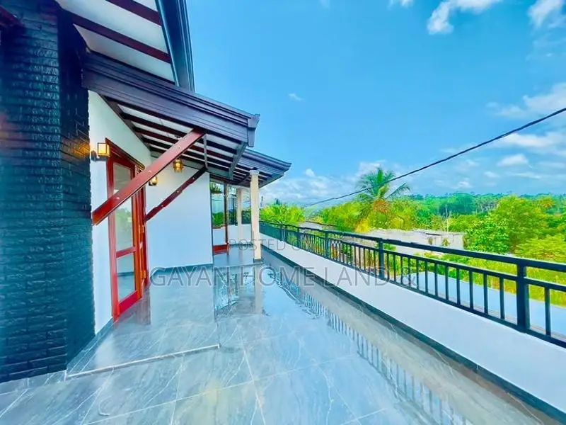 ඉහළ ප්‍රමිතියෙන් යුතු අලුත්ම දෙමහල් නිවසක් විකිණීමට ගෝනපොල හංදියට ආසන්