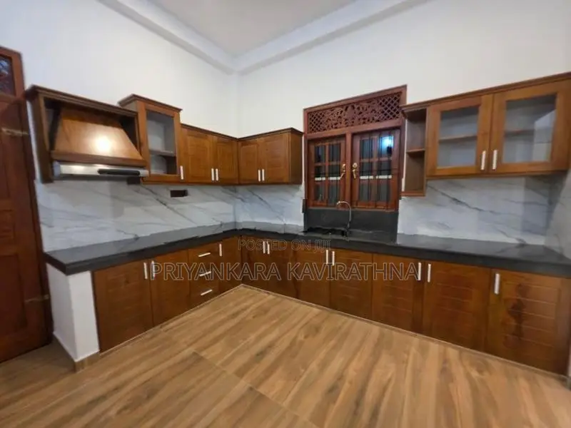 Luxury House For Sale - Kasbawa