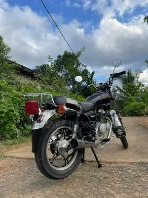 Suzuki GN 125 2021