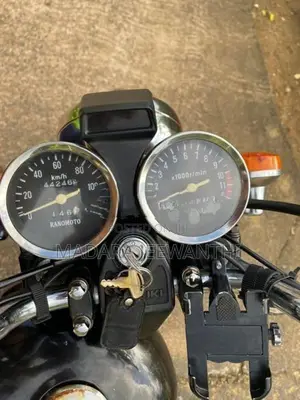 Suzuki GN 125 2021