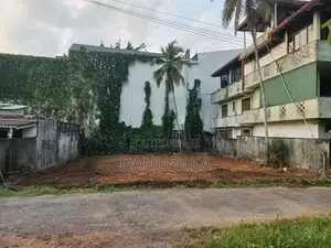 Land - Godagama 100m to main road