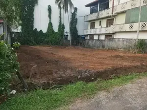 Land - Godagama 100m to main road