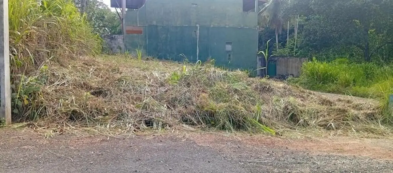10.75 Perch Land for Sale in Athurugiriya Galwarusa Road