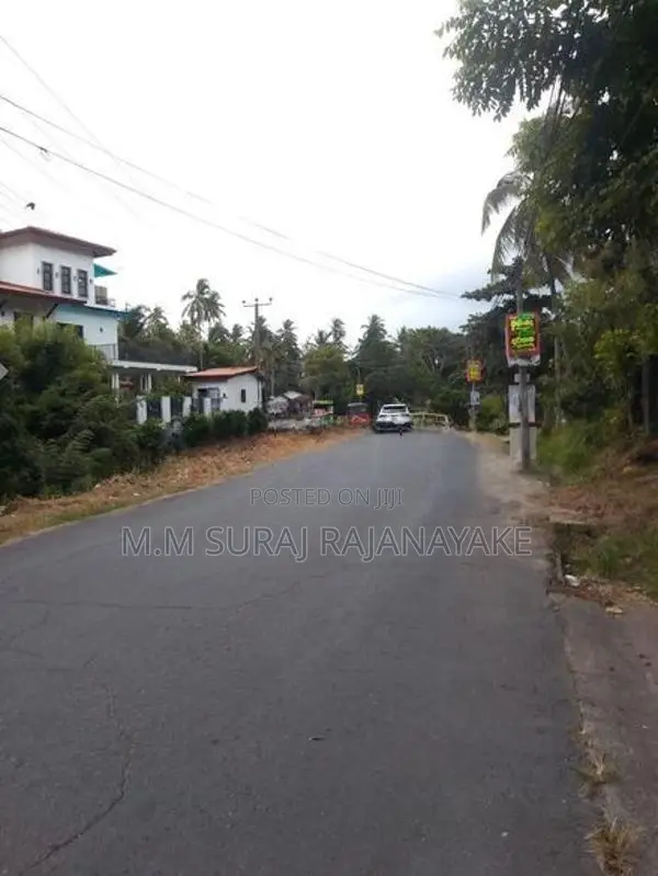 කිඹුලාපිටියෙන් පර්චස් 100ක් විකිණීමට ඇත