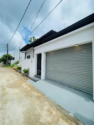 Brand New super Single Storey House for sale in Athurugiriya