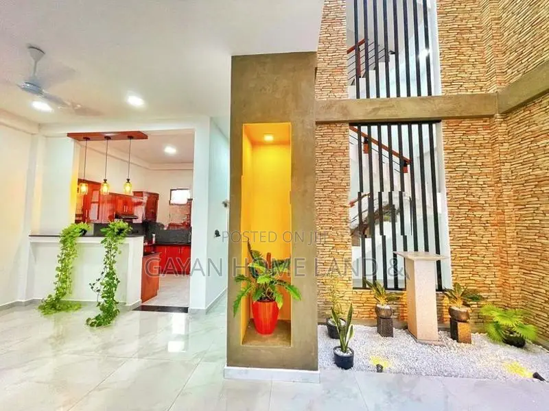 Architecture Luxury Design Quality 03-Storey House in 120 Main Road