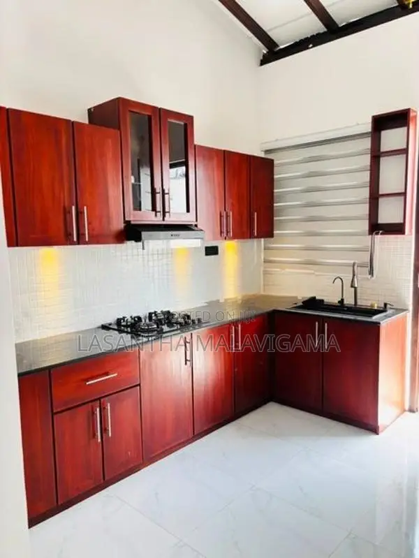 Single Storey Houses for Sale in Athurugiriya Prime City