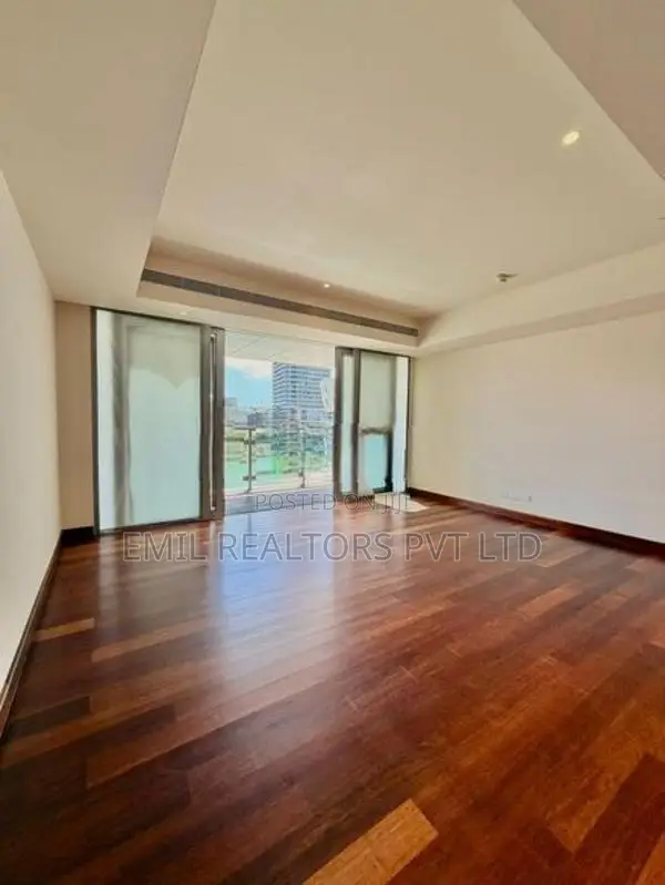 Sea View Suits Tower Cinnamon Life - Colombo 02 (EM069VE)