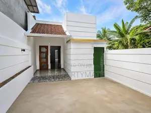 Three House on one Lot for Sale in Rajagiriya
