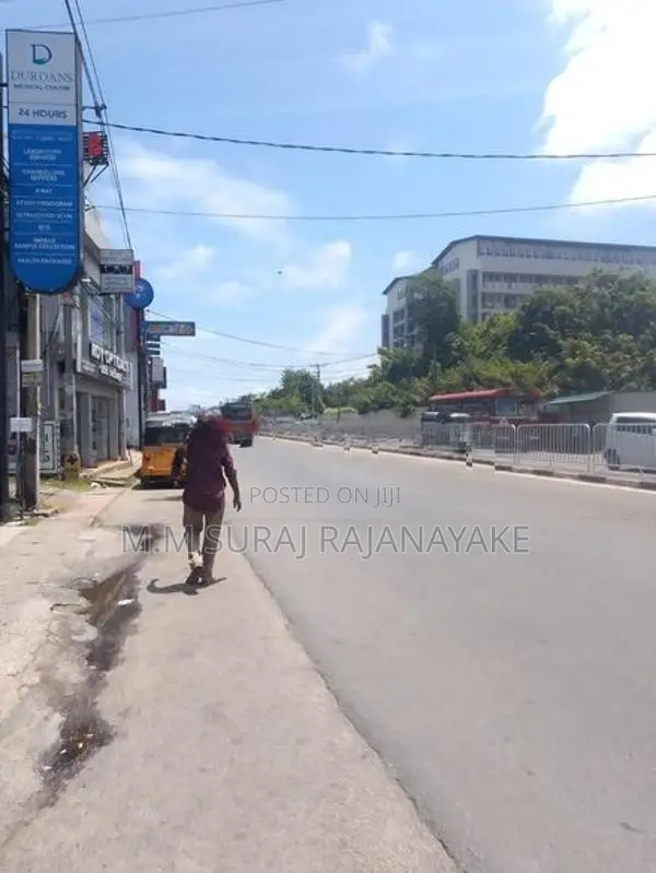 මීගමුව - කුරණින් පර්චස් 70ක් විකිණීමට ඇත