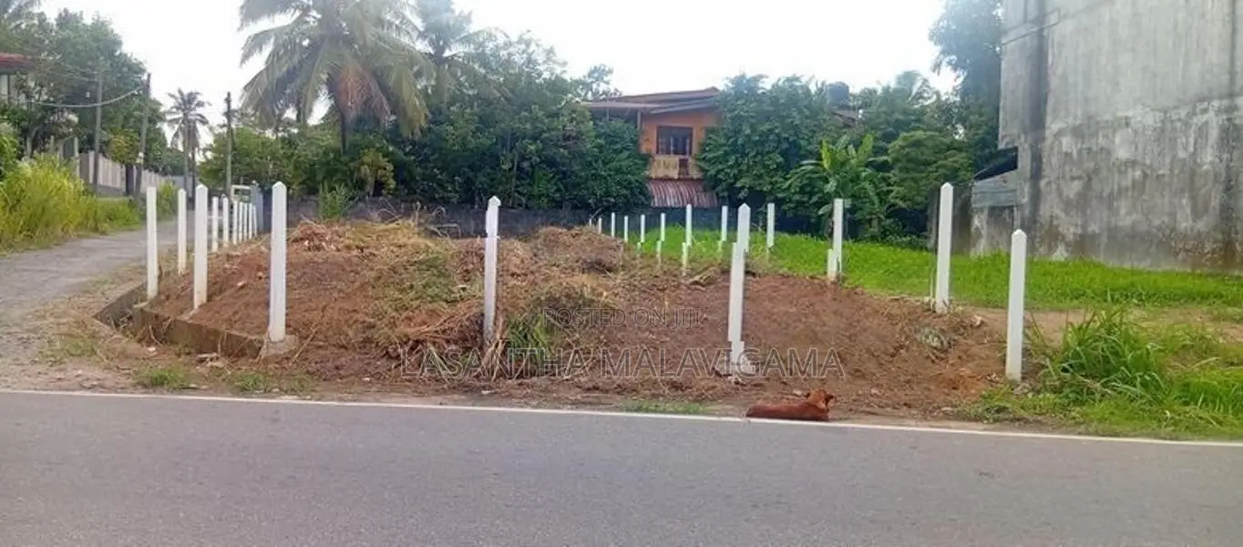 Main Road Facing 12.6 Perch Land for Sale Athurugiriya
