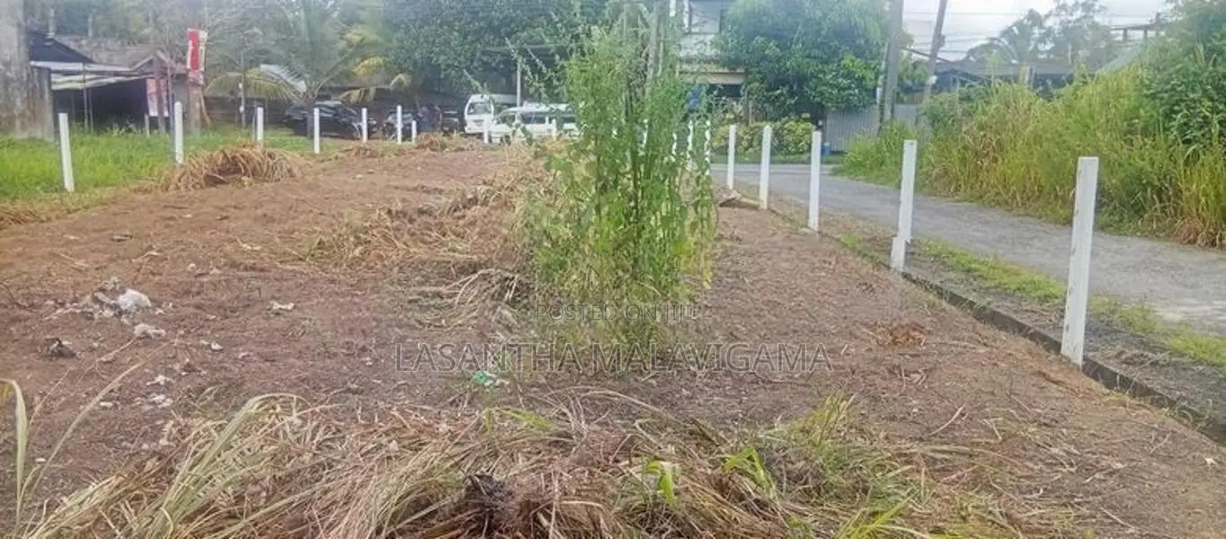 Main Road Facing 12.6 Perch Land for Sale Athurugiriya