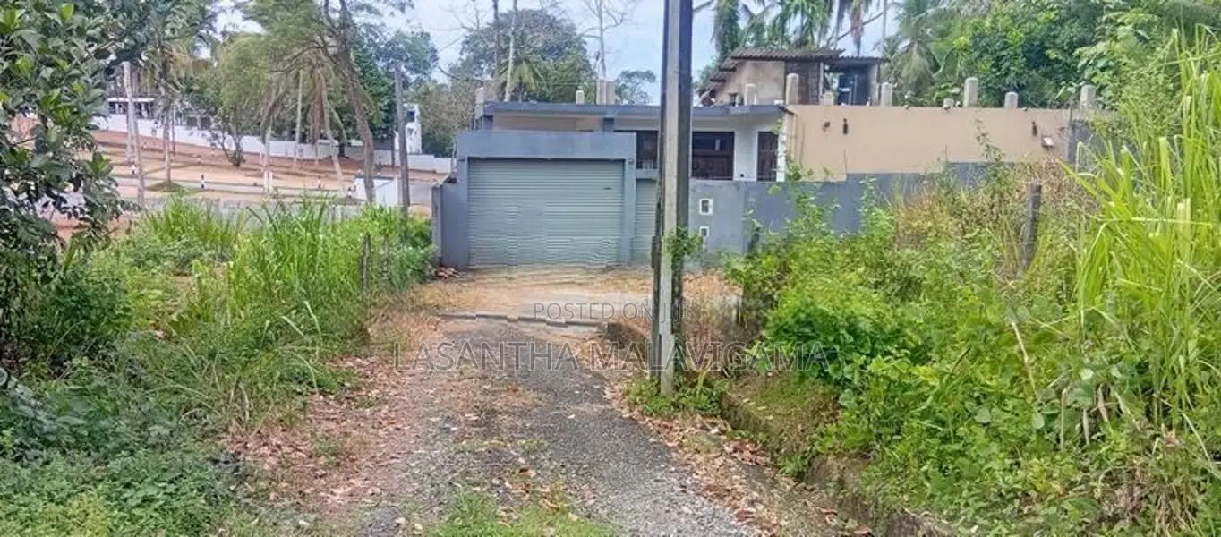 6.5 Perch Land for Sale in MDH Jayawardena Mawatha Athurugiriya