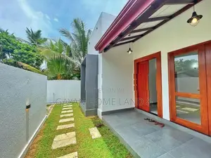 Brand New 9 Perch Single Storey Quality House in Polgasowita