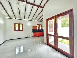 Brand New 9 Perch Single Storey Quality House in Polgasowita