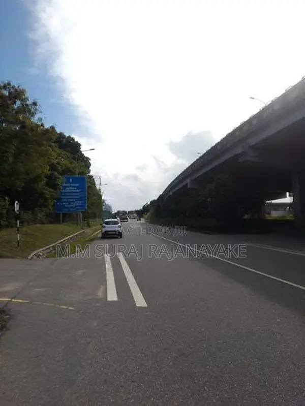 කටුනායක 18 කණුව ඉඩමක් විකිණීමට ඇත