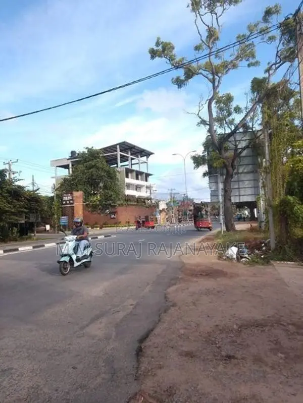 කටුනායක 18 කණුව ඉඩමක් විකිණීමට ඇත